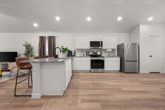 Building Photo - Modern 3BR Retreat Near TTU | Stylish Fully Furnished Home with Spacious Backyard