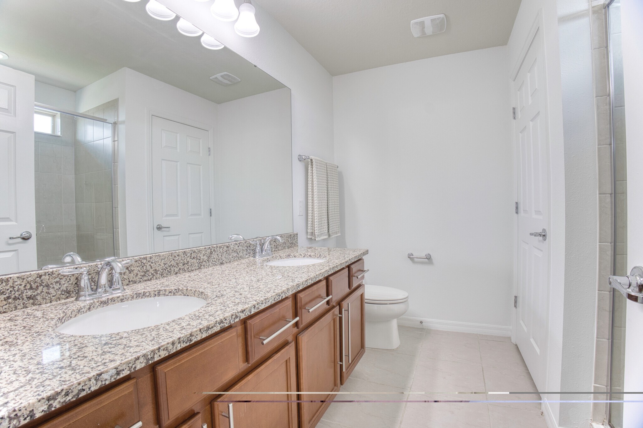 MASTER BATH / DOUBLE VANITY - 5270 Brydon Woods Cir