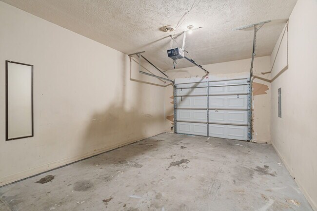 Building Photo - 5205 Cub Cir