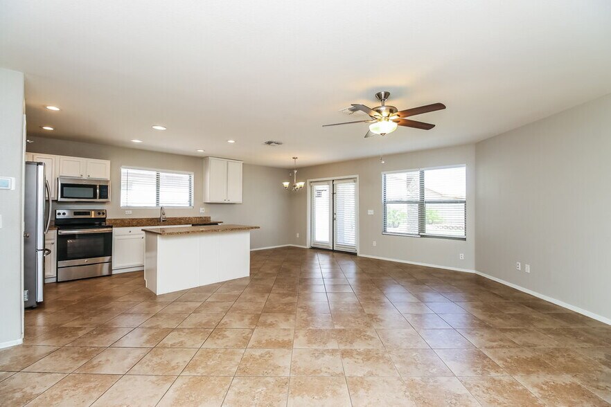 Building Photo - 8528 E Desert Ln