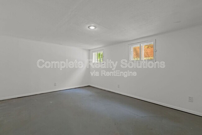 Building Photo - 40 S Hartnett Ave