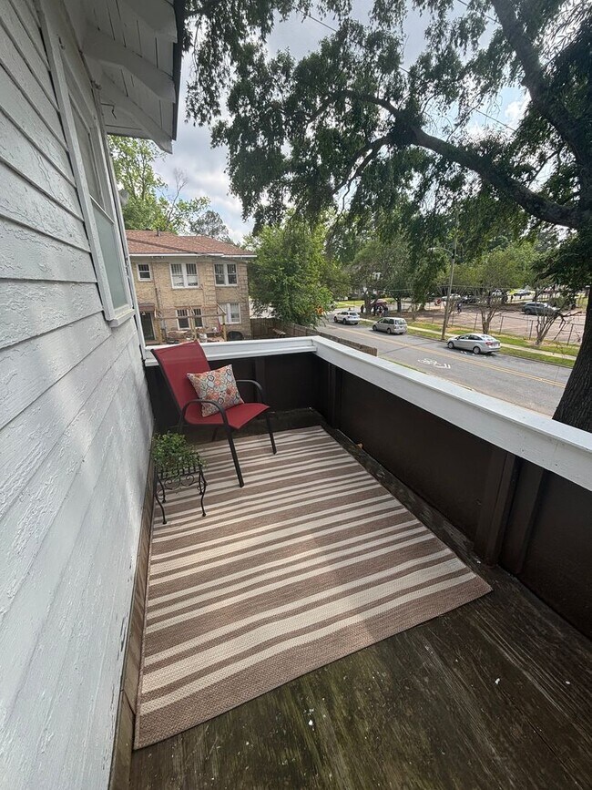 Building Photo - Cute 1 bedroom apartment!