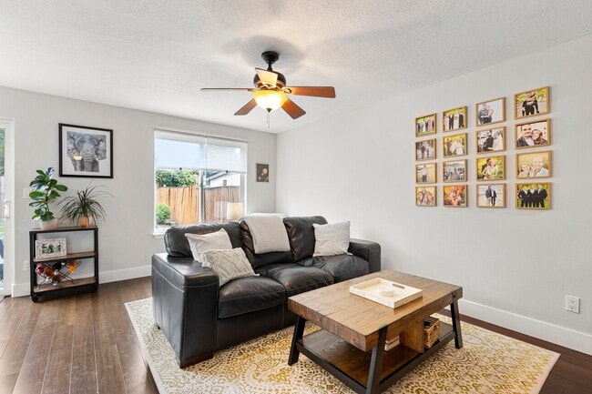 Building Photo - Lovely Row House in Kenton with Fenced Yar...