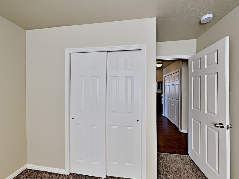 Building Photo - 163 Crystal Bay Dr