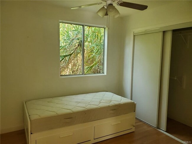 Primary Photo - 23041 Erwin St