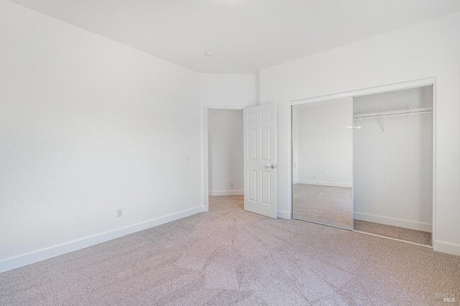 Building Photo - 525 Sauvignon Pl