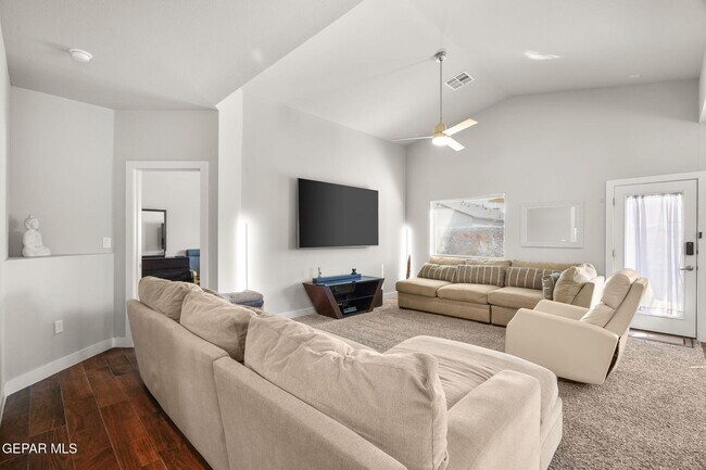 Building Photo - 14820 Mike a Mendoza Ave