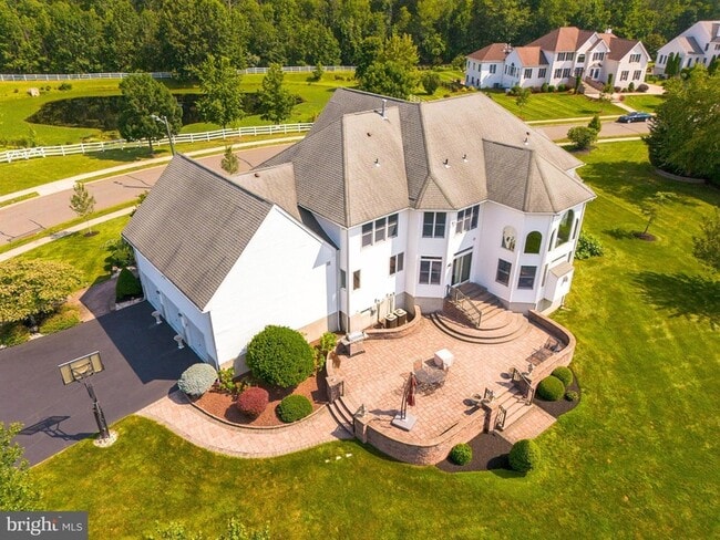 Building Photo - 19 Meadowlark Dr