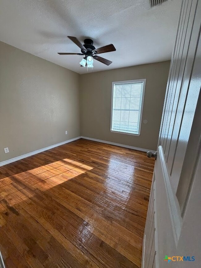 Building Photo - 784 Samuels St