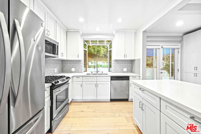 Building Photo - 11423 Sunshine Terrace