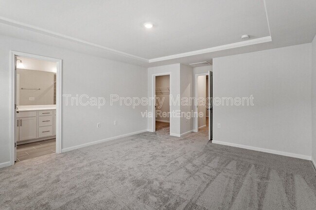 Building Photo - 1636 Singing Bird Trl