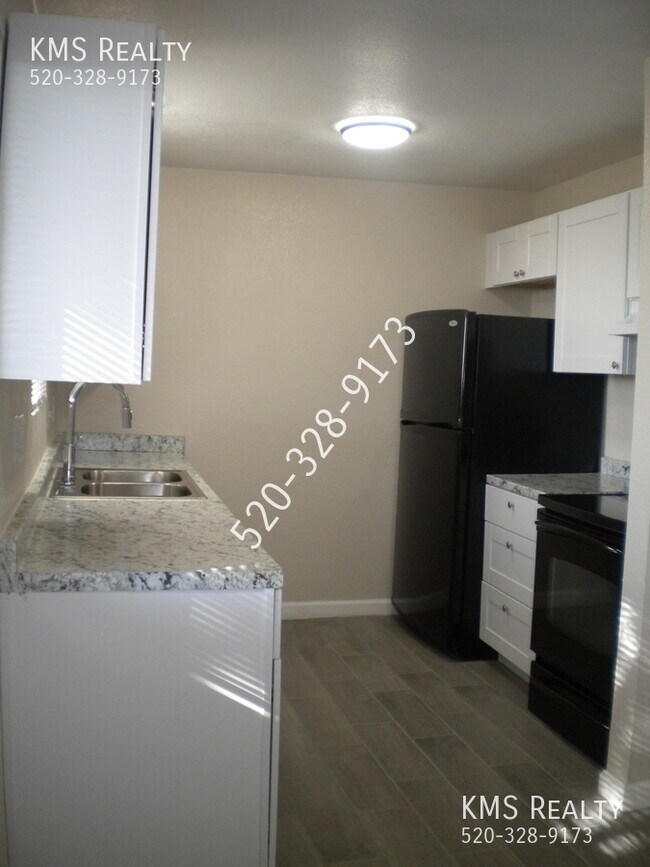 Building Photo - 3636 S Marvin Pl