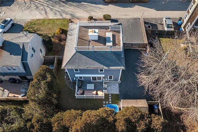 Building Photo - 6 Boss Ct