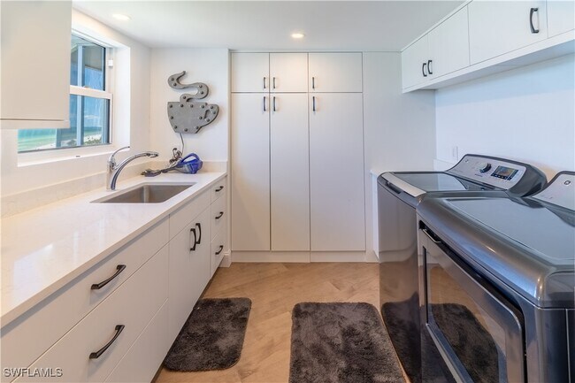 Building Photo - 10701 Gulf Shore Dr