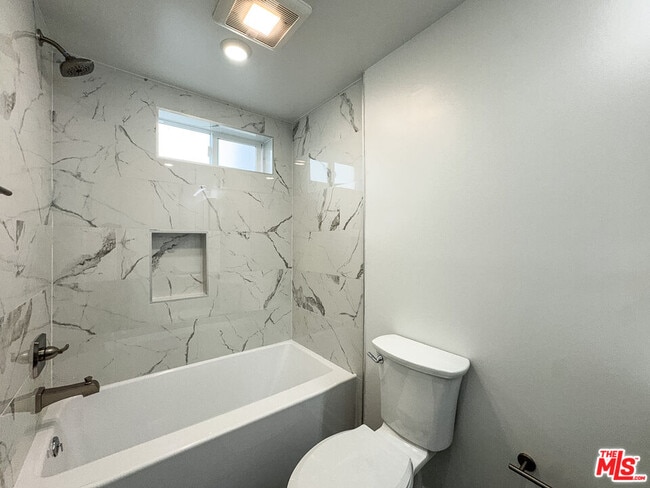 Building Photo - 1411 Tremont St