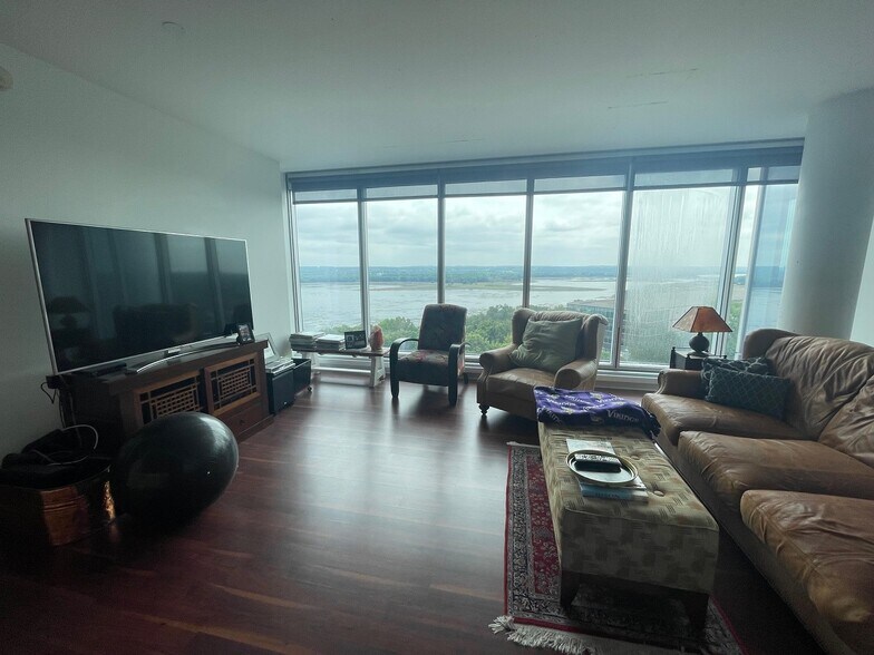 Building Photo - 8151 33rd Ave S