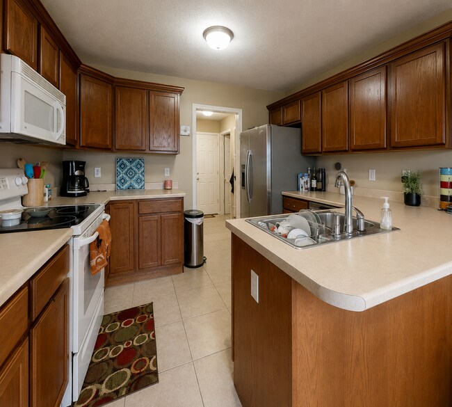 Building Photo - 206 Gentian St