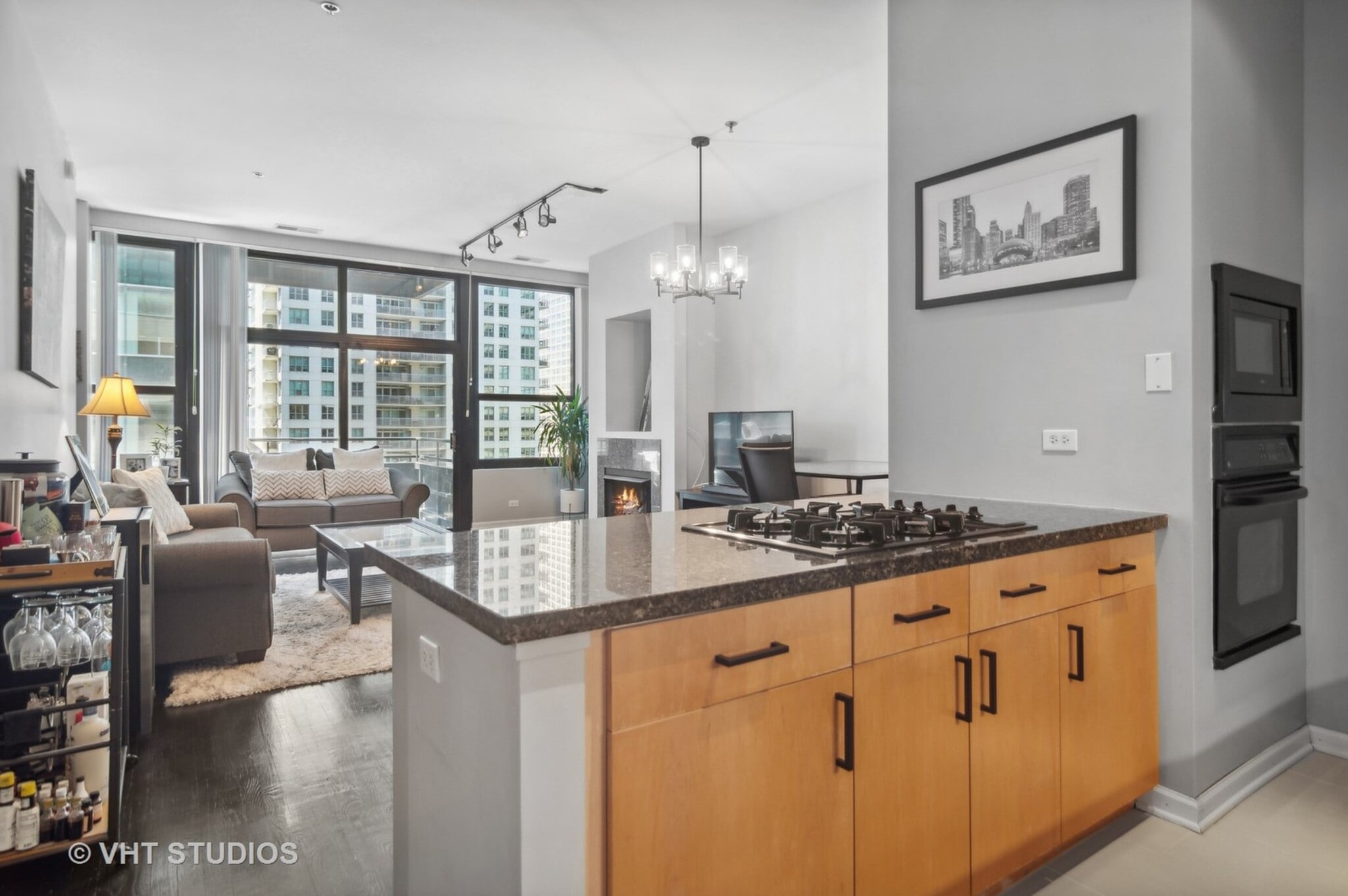 Building Photo - 700 S Clark St