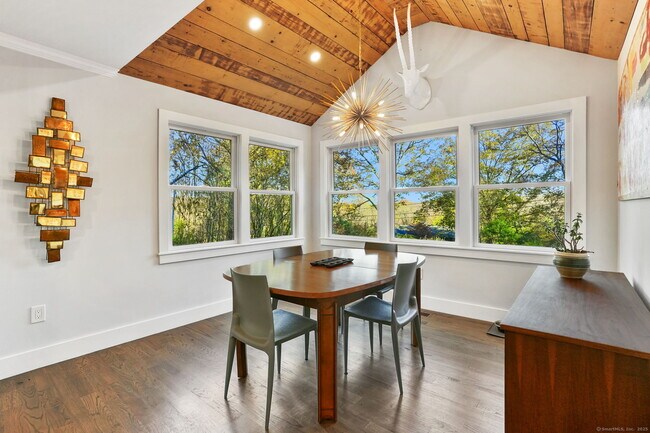 Building Photo - 58 Big Trail