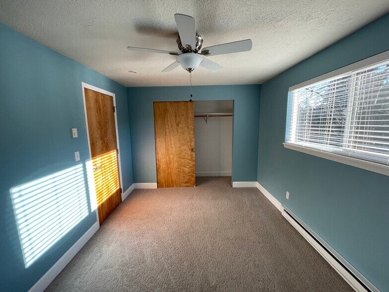 Building Photo - 1706 Avalon