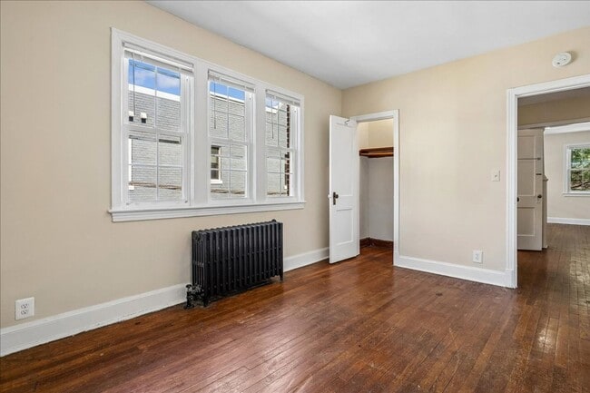 Building Photo - 3944 7th St NE