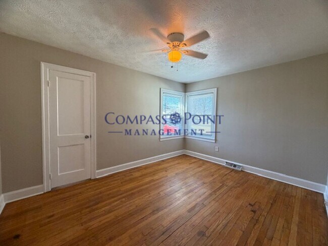Building Photo - Come Settle Into Your New Home! FIRST MONTH RENT FREE!!!