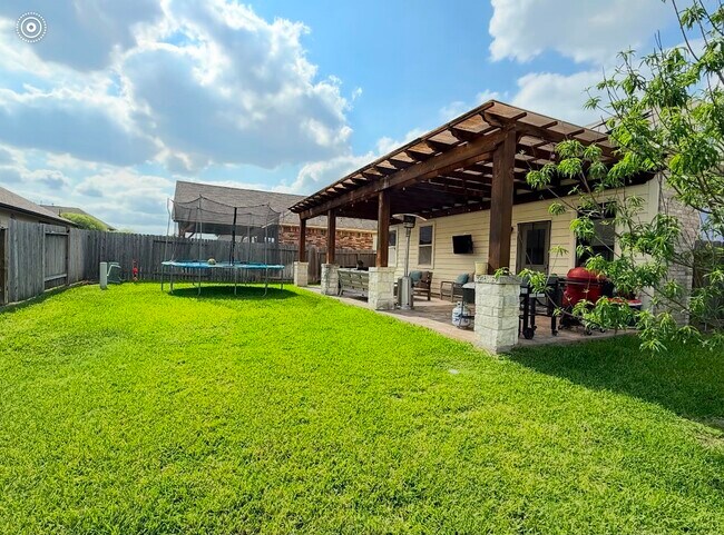 Building Photo - 20703 Winghaven Dr