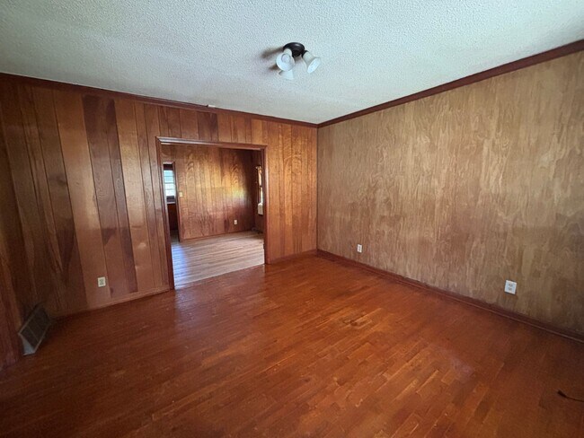 Building Photo - 3 Bedrooms, 1 Bathroom - Home in Armuchee!