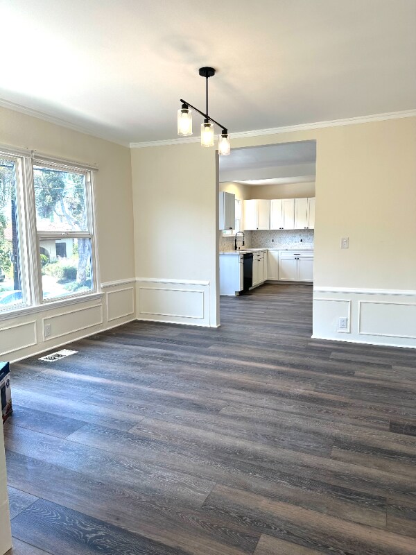 Building Photo - 5351 Packard St