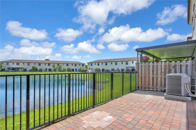 Building Photo - 10011 SW 231st Ln