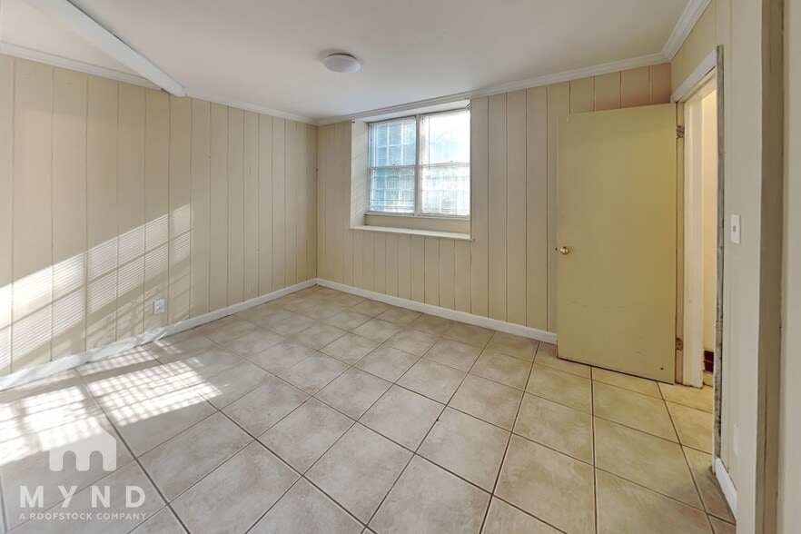 Building Photo - 990 Lynhurst Dr SW