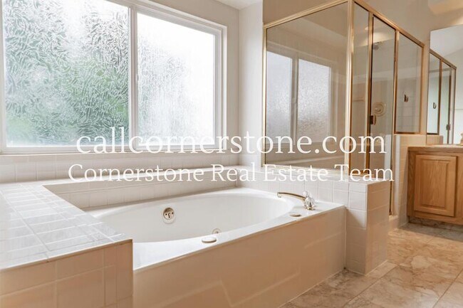 Building Photo - 630 Fernglen Ct