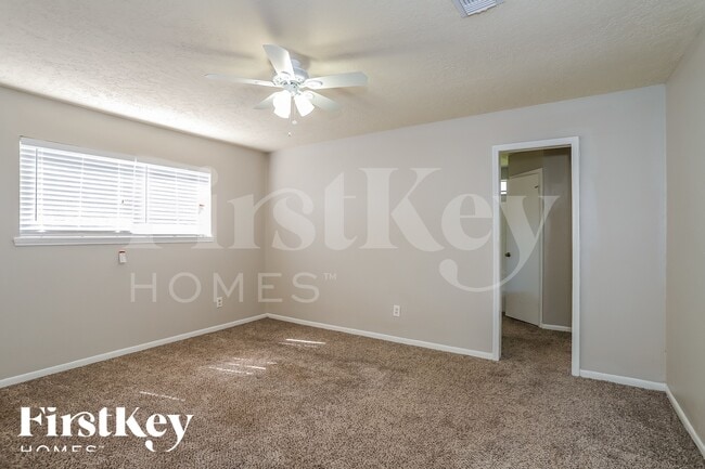 Building Photo - 13285 Lake Breeze Ln