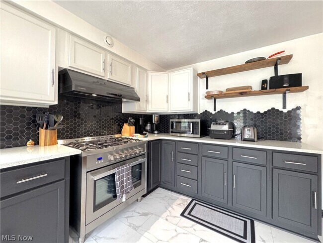 Building Photo - 9309 Garfield Blvd