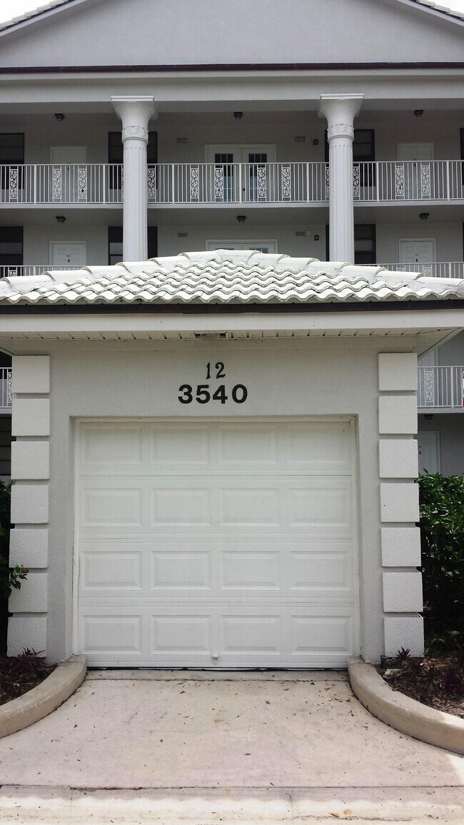 Primary Photo - 3540 Whitehall Dr