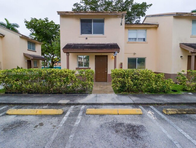 Building Photo - 14010 NE 3rd Ct