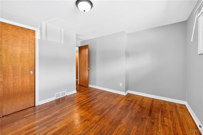 Building Photo - 216 Pine Grove St