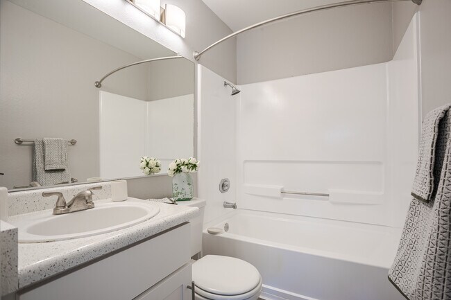 Building Photo - The Vue at Rocklin Ridge