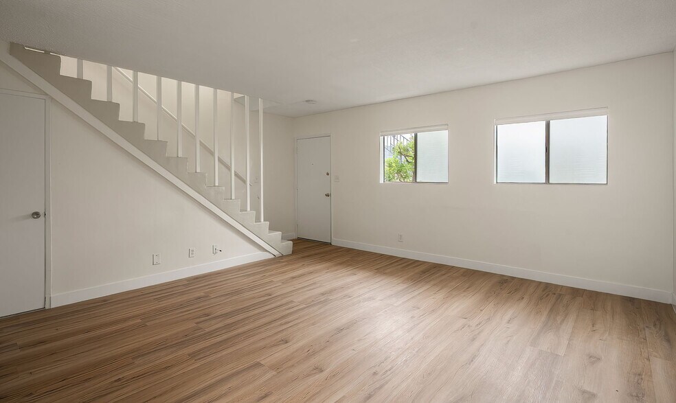 Building Photo - 1315 Ocean Park Blvd