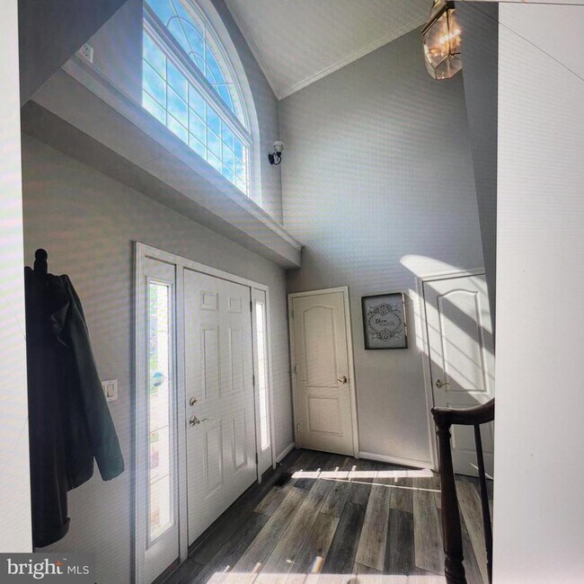 Building Photo - 506 Summervale Ct