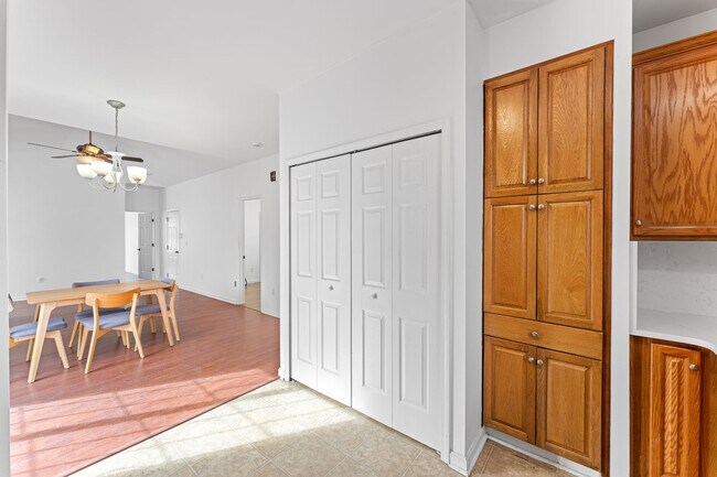 Building Photo - 4 Maravista Ave