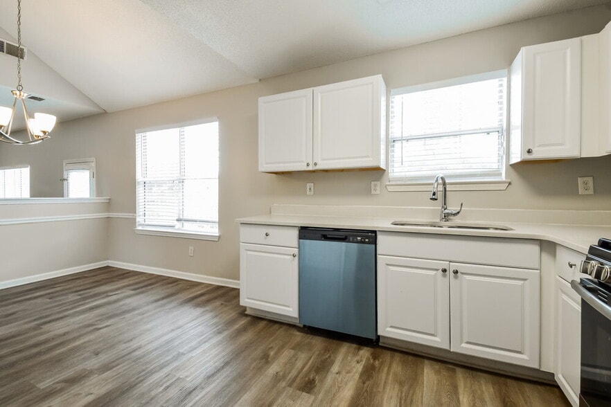 Building Photo - 3554 Waldrop Rd