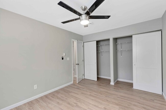 Building Photo - Washington Court Apartments- Newly Renovated