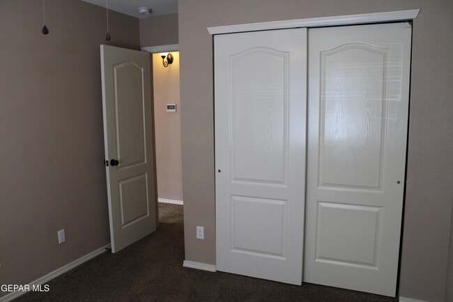 Building Photo - 3100 Amistoso St