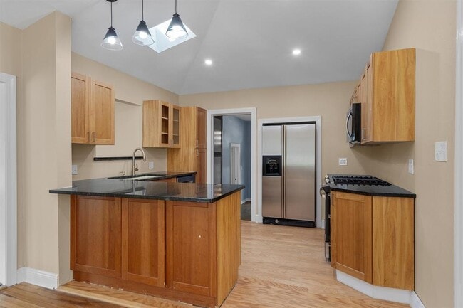 Building Photo - 400 E Monroe St