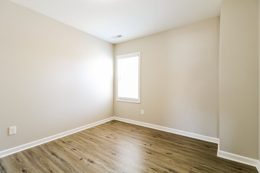 Building Photo - 67 Dropseed Ln