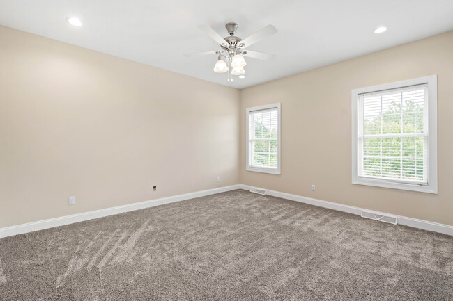 Master Bedroom - 3410 Brodhead Rd