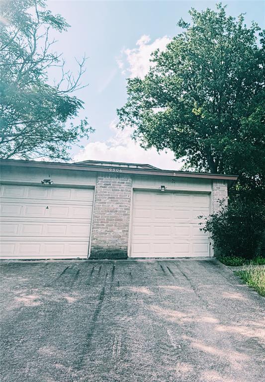 Building Photo - 9906 Hundred Oaks Cir