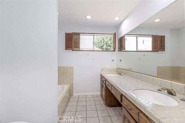Building Photo - 7856 Paso Robles Ave