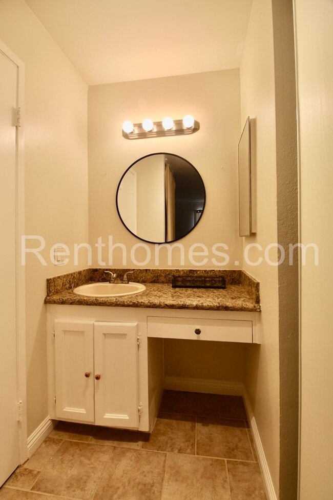 Building Photo - 3550 Ruffin Rd